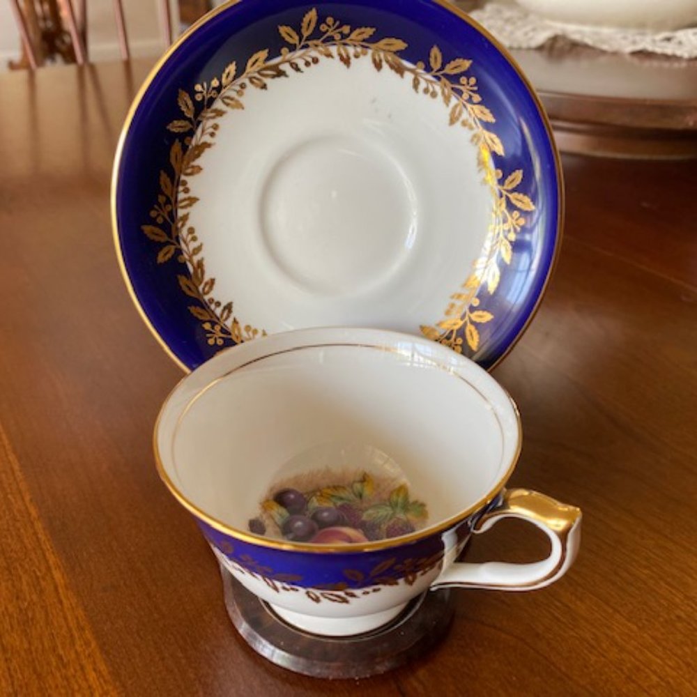 Unusual AYNSLEY Bone China * ROYAL BLUE - fruit inside cup * GOLD TRIM * signed